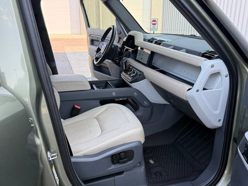 Used 2020 Land Rover Defender 110 SE AWD/4WD image 40