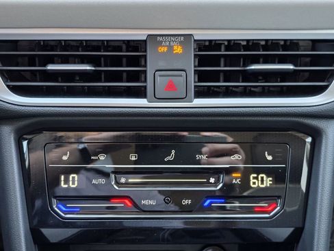 New 2026 Volkswagen Taos SE FWD image 17