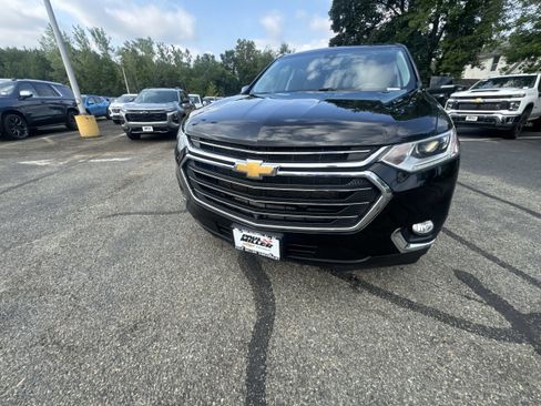 Used 2021 Chevrolet Traverse LT w/ LT Premium Package image 32