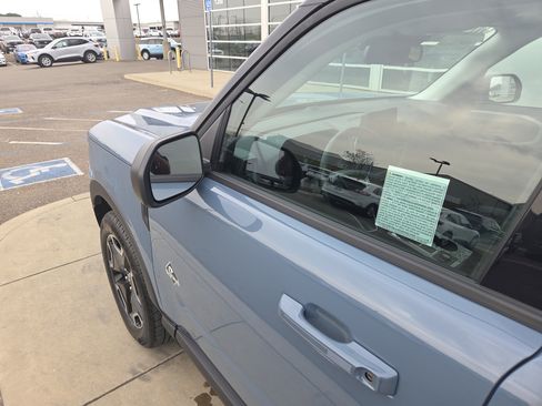 Used 2024 Ford Bronco Sport Outer Banks w/ Tech Package image 10