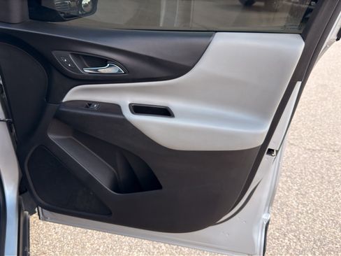 Used 2019 Chevrolet Equinox LS w/ LPO, Cargo Package AWD/4WD image 18