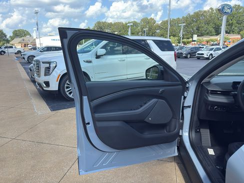 New 2025 Ford Mustang Mach-E Premium image 12