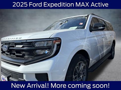Used 2025 Ford Expedition Max Active image 2