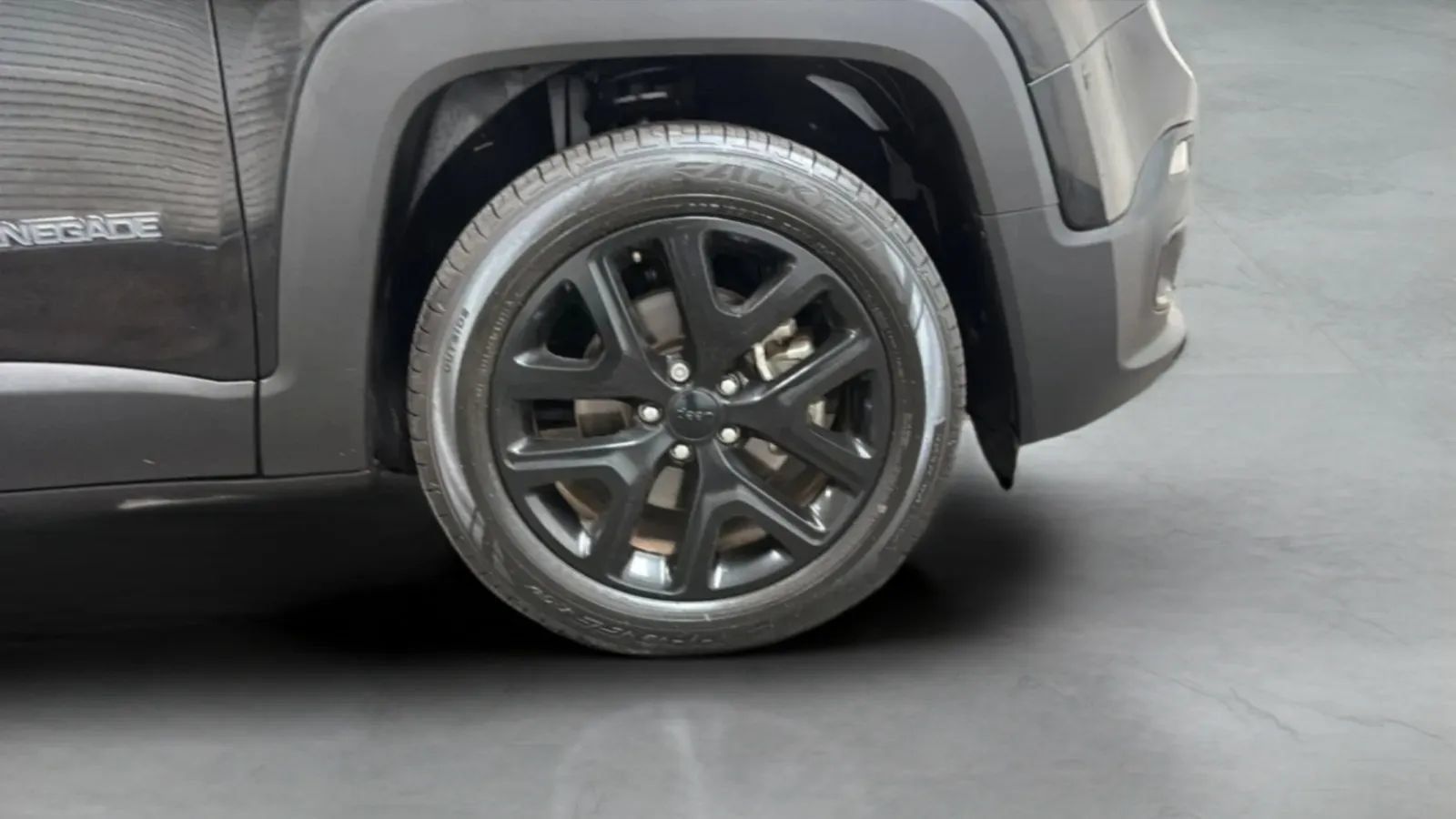 Used 2018 Jeep Renegade Altitude FWD image 25