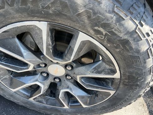 Certified 2023 Chevrolet Silverado 1500 LT AWD/4WD image 18