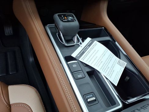 New 2026 Nissan Pathfinder Platinum image 10