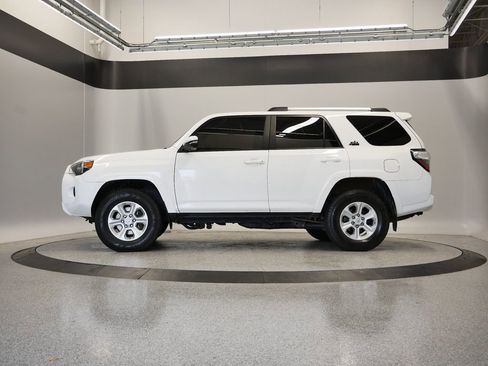 Used 2020 Toyota 4Runner SR5 Premium image 43