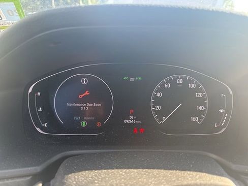 Used 2018 Honda Accord EX image 9