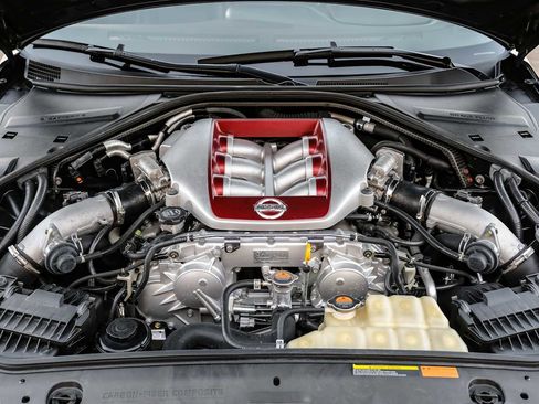 Used 2014 Nissan GT-R Black Edition image 61