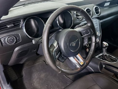 Used 2015 Ford Mustang Coupe image 18