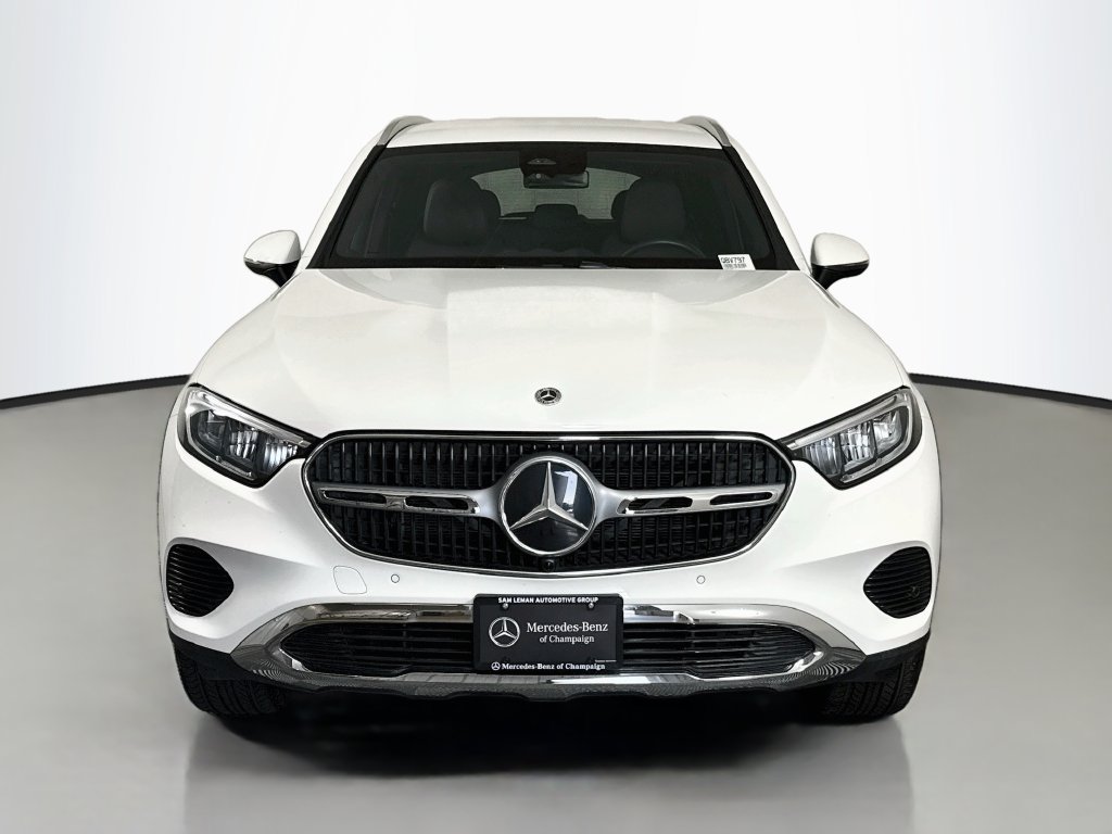 Used 2025 Mercedes-Benz GLC 350e 4MATIC image 2