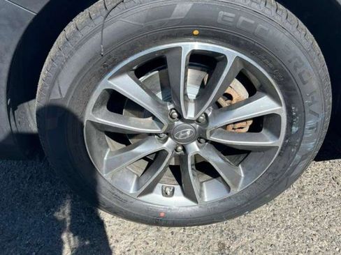 Used 2017 Hyundai Santa Fe SE image 15