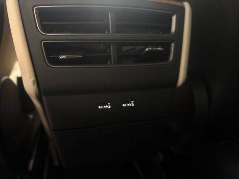 Used 2020 Tesla Model X AWD/4WD image 34