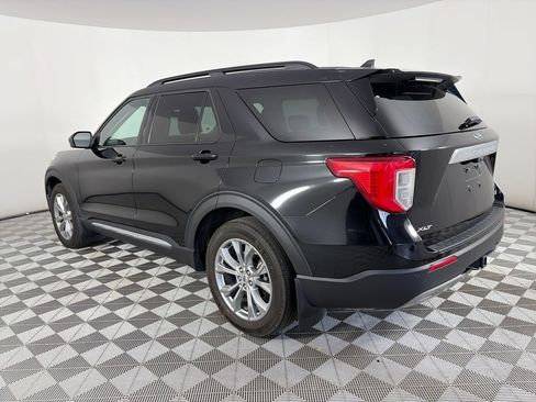 Used 2023 Ford Explorer XLT w/ Equipment Group 202A AWD/4WD image 5