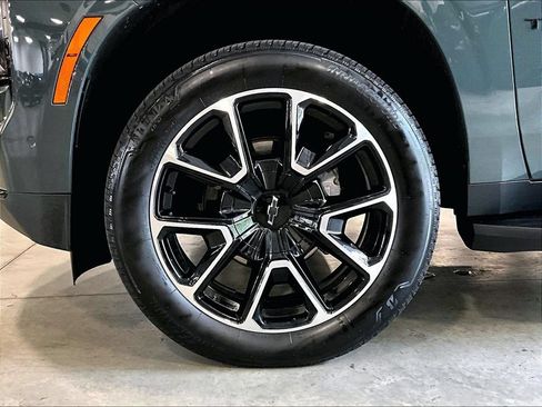 Used 2025 Chevrolet Tahoe RST w/ Comfort Package AWD/4WD image 7