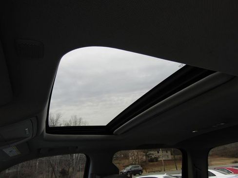 Used 2014 GMC Sierra 1500 SLT w/ SLT Crew Cab Value Package image 30