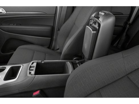 Used 2018 Jeep Grand Cherokee Altitude AWD/4WD image 9