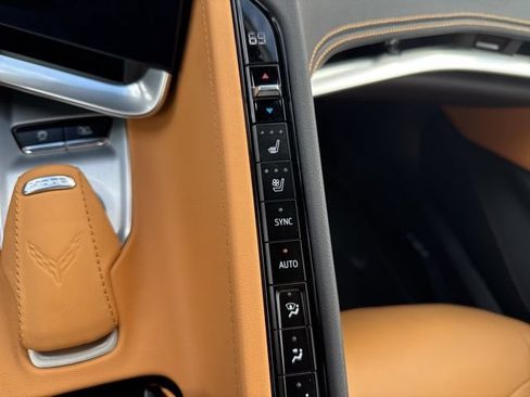 Used 2022 Chevrolet Corvette Stingray Preferred Conv w/ Z51 Performance Package RWD image 22