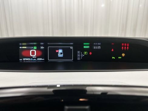 Used 2022 Toyota Prius LE image 14