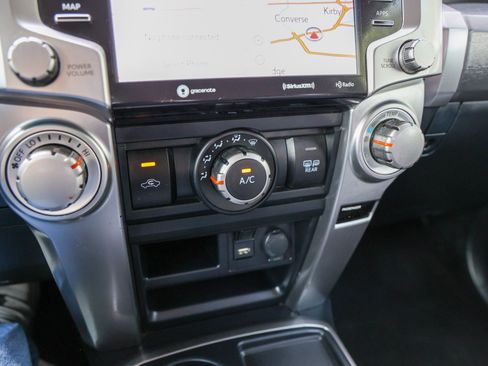 Used 2022 Toyota 4Runner SR5 Premium w/ Moonroof Package RWD image 24