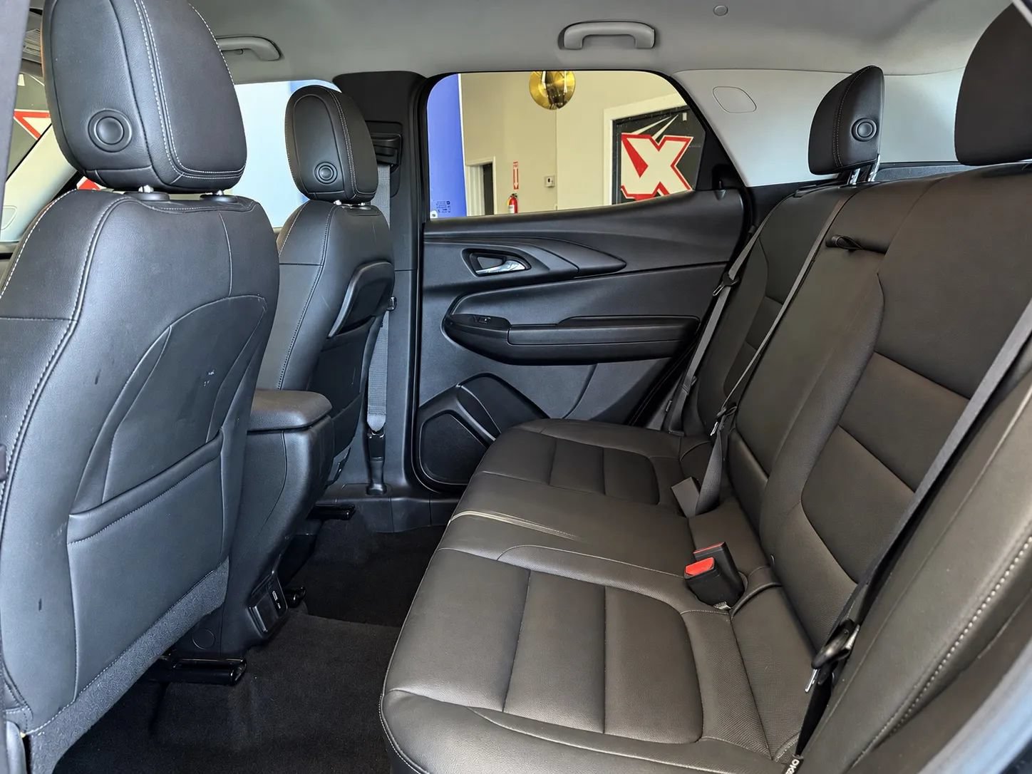 Used 2021 Chevrolet TrailBlazer LT w/ Premium Seating Package AWD/4WD image 29