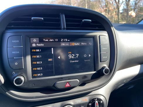 Used 2025 Kia Soul LX w/ LX Technology Package image 21