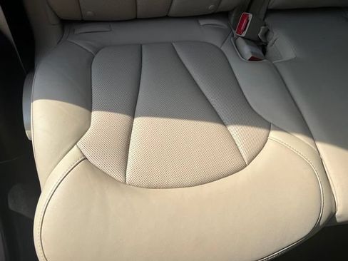 Used 2019 Buick Envision Essence FWD image 19