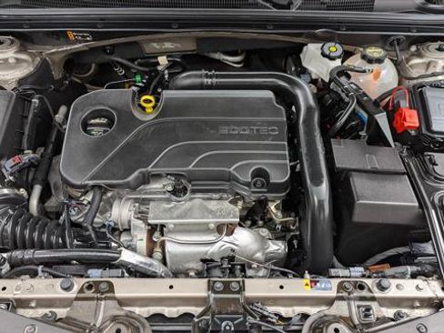 Used 2025 Chevrolet Malibu LT FWD image 32