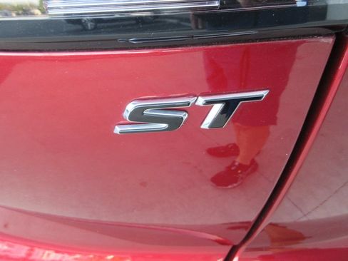 Certified 2022 Buick Envision Preferred w/ Sport Touring Package FWD image 10