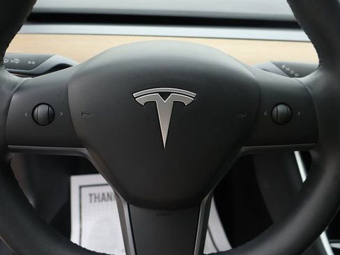 Used 2020 Tesla Model 3 Standard Range Plus RWD image 31
