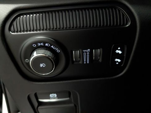 Used 2023 Jeep Grand Wagoneer Series III image 25