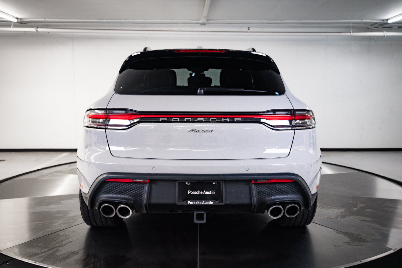 Certified 2024 Porsche Macan AWD/4WD image 6