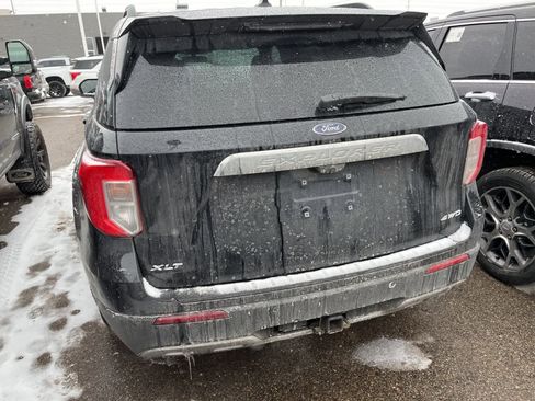 Used 2021 Ford Explorer XLT w/ Equipment Group 202A image 10