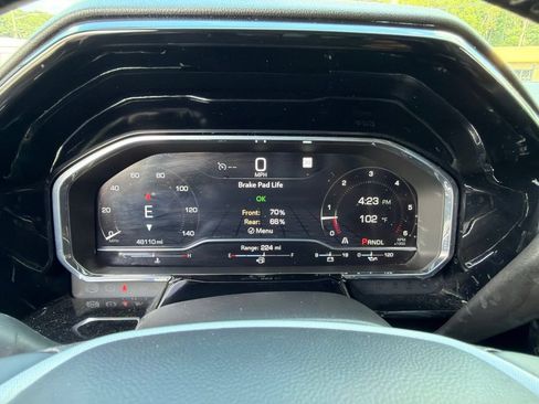 Used 2025 GMC Sierra 1500 SLT RWD image 9