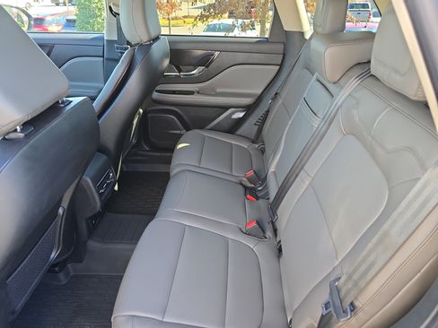 New 2026 Lincoln Corsair Premiere image 13