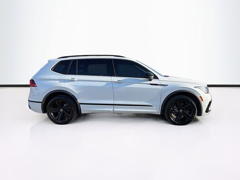 Used 2023 Volkswagen Tiguan SE R-Line image 2