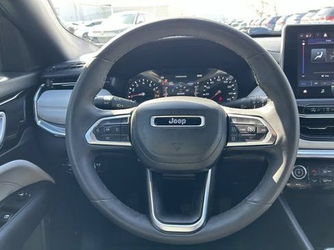 Used 2023 Jeep Compass Limited AWD/4WD image 10