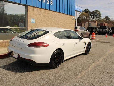 Used 2016 Porsche Panamera GTS image 4