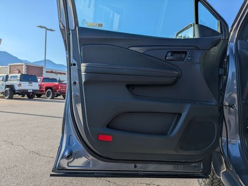 Used 2025 Honda Ridgeline TrailSport image 14