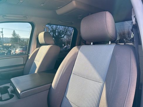 Used 2007 Nissan Titan SE w/ Chrome Pkg W/Pwr Bench image 15