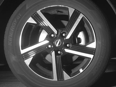 Used 2025 Nissan Sentra SV FWD image 13