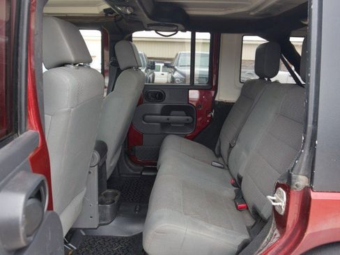 Used 2007 Jeep Wrangler Unlimited Sahara w/ Dual Top Group image 19