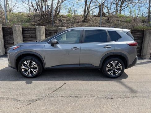Used 2023 Nissan Rogue SV FWD image 5