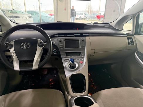 Used 2013 Toyota Prius Three image 9