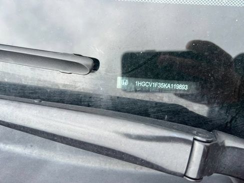 Used 2019 Honda Accord Sport image 4