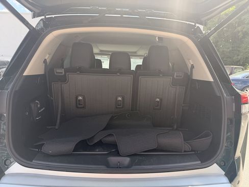 Used 2025 Nissan Pathfinder Platinum w/ Cargo Package AWD/4WD image 9