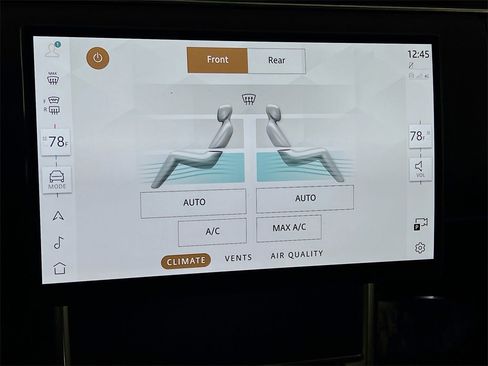 Used 2025 Land Rover Range Rover Long Wheelbase SE image 16