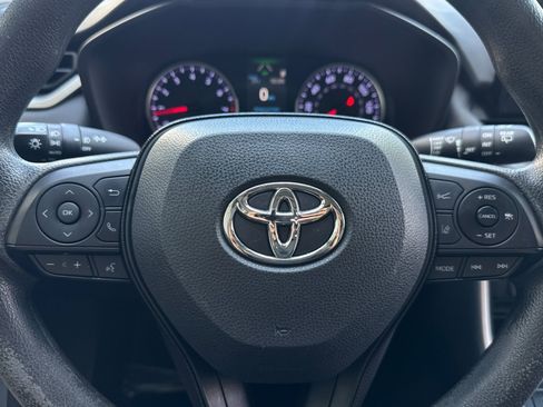Used 2019 Toyota RAV4 XLE w/ Carpet Mat Package AWD/4WD image 10