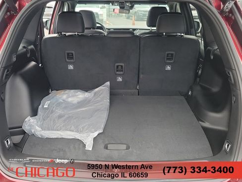 New 2025 Jeep Grand Cherokee Altitude AWD/4WD image 8