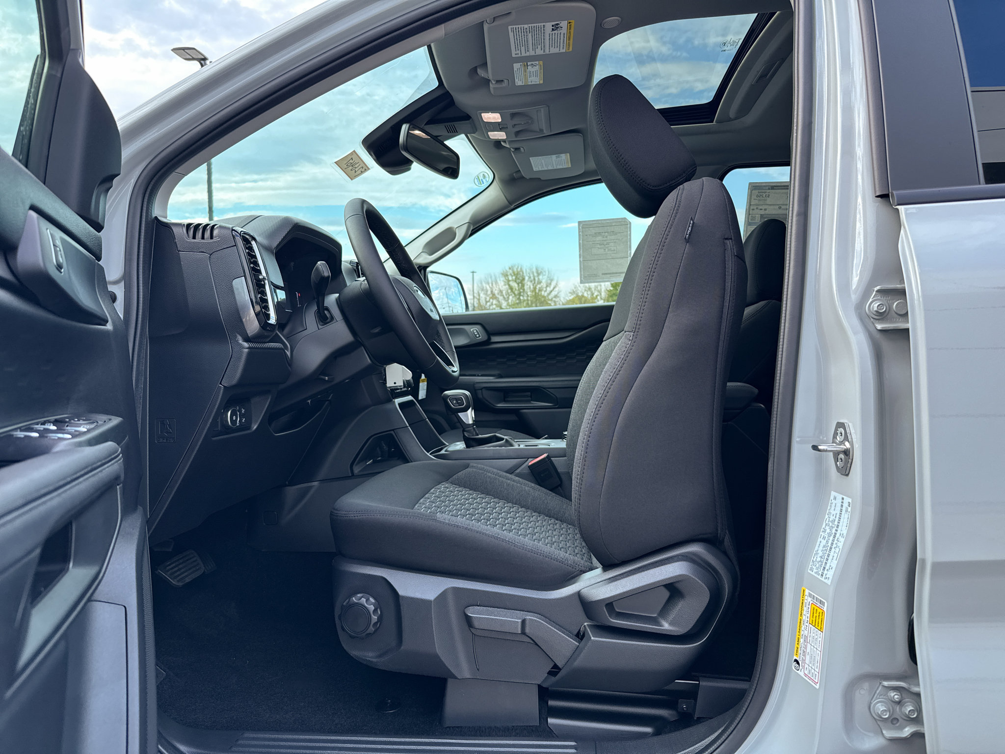 New 2026 Ford Ranger XLT w/ FX4 Off-Road Package AWD/4WD image 4